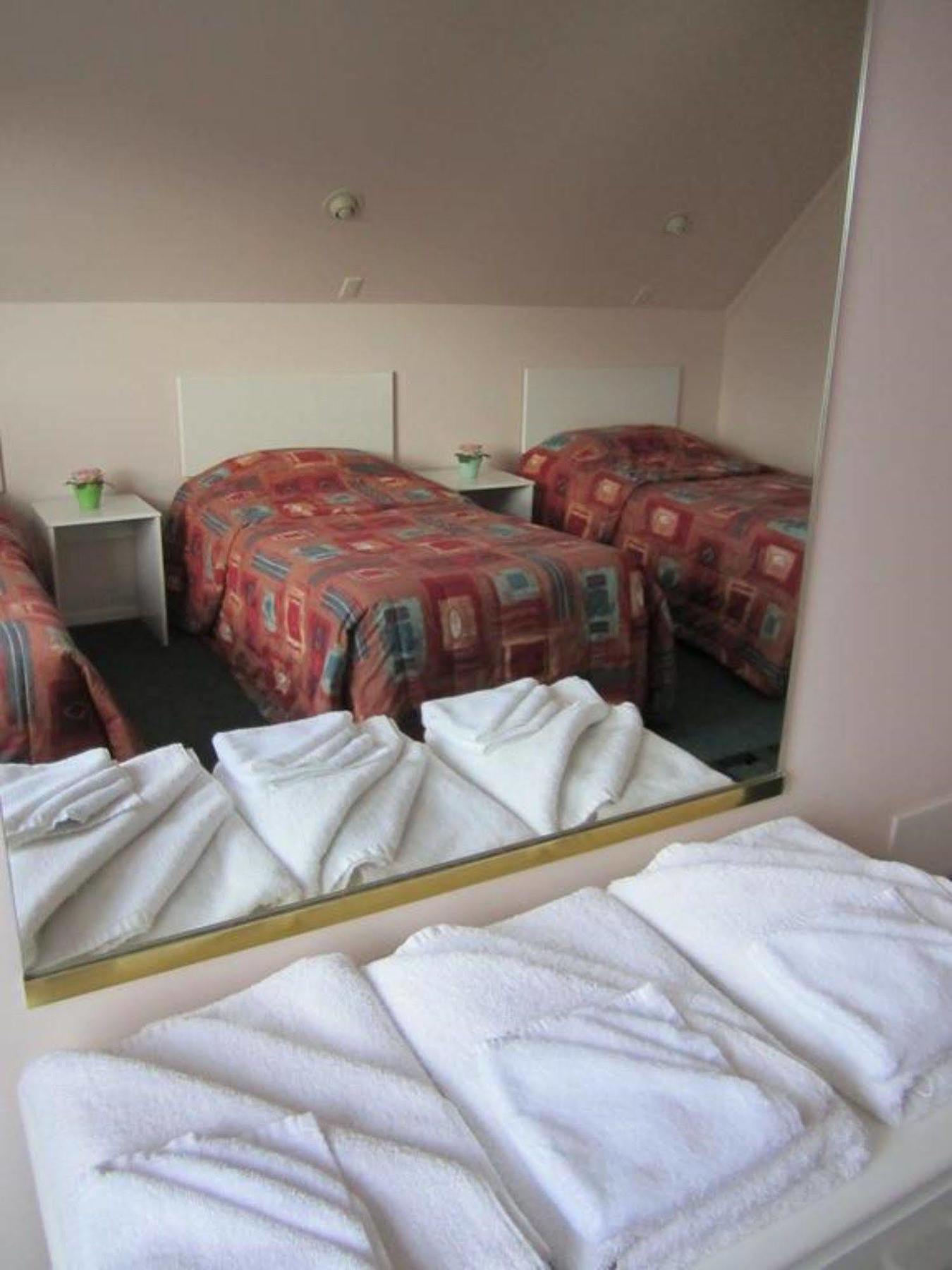 Camellia Court Motel Lower Hutt Exterior foto
