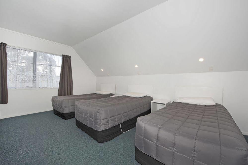 Camellia Court Motel Lower Hutt Exterior foto